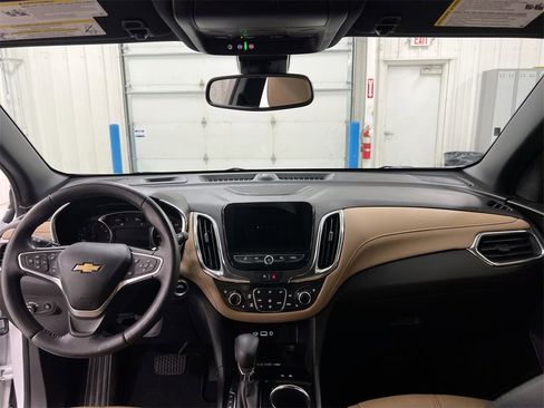Used 2022 Chevrolet Equinox Premier image 10