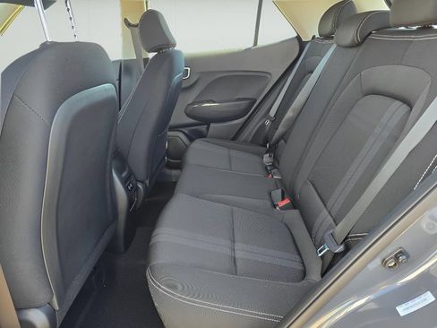 Used 2025 Hyundai Venue SEL FWD image 11