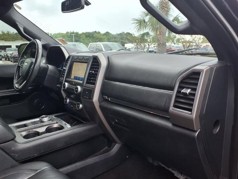 Used 2020 Ford Expedition XLT w/ Equipment Group 202A RWD image 15