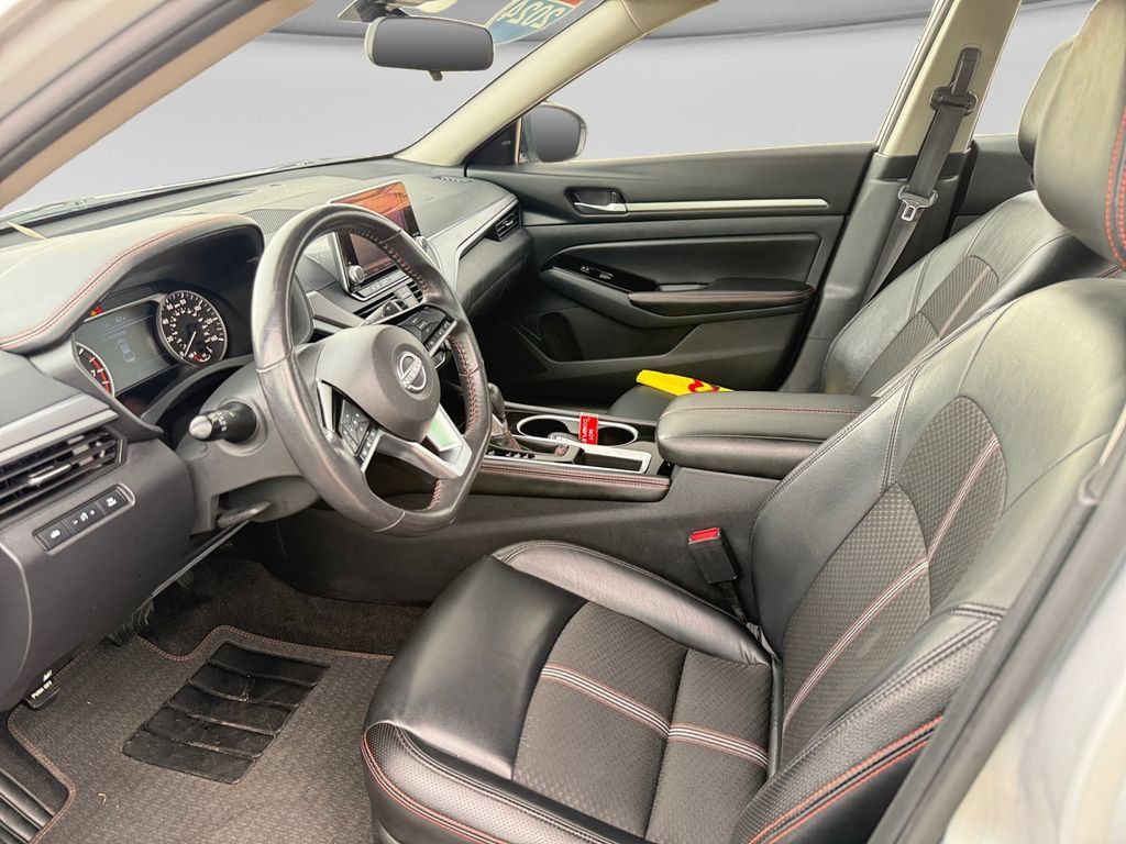 Used 2024 Nissan Altima 2.5 SR FWD image 19
