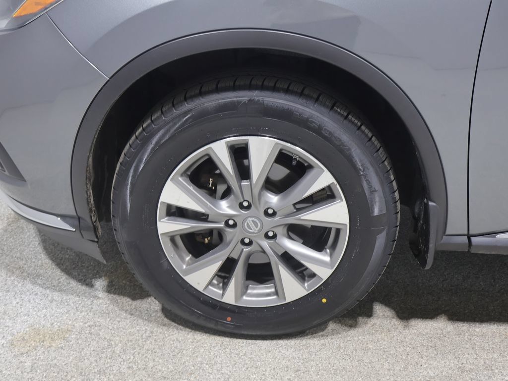 Used 2018 Nissan Murano SV AWD/4WD image 14