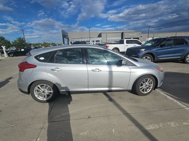 Used 2016 Ford Focus SE FWD image 2