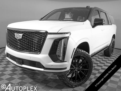 Used 2025 Cadillac Escalade ESV Sport w/ LPO, ONYX Package AWD/4WD image 1