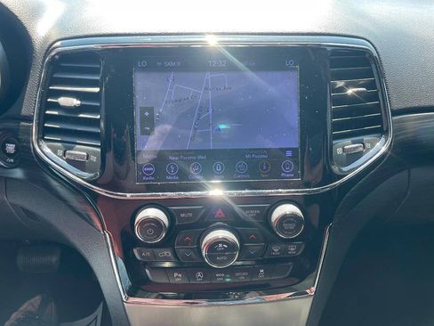 Used 2019 Jeep Grand Cherokee Altitude AWD/4WD image 19