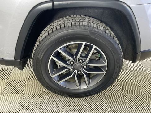 Used 2019 Jeep Grand Cherokee Limited AWD/4WD image 19