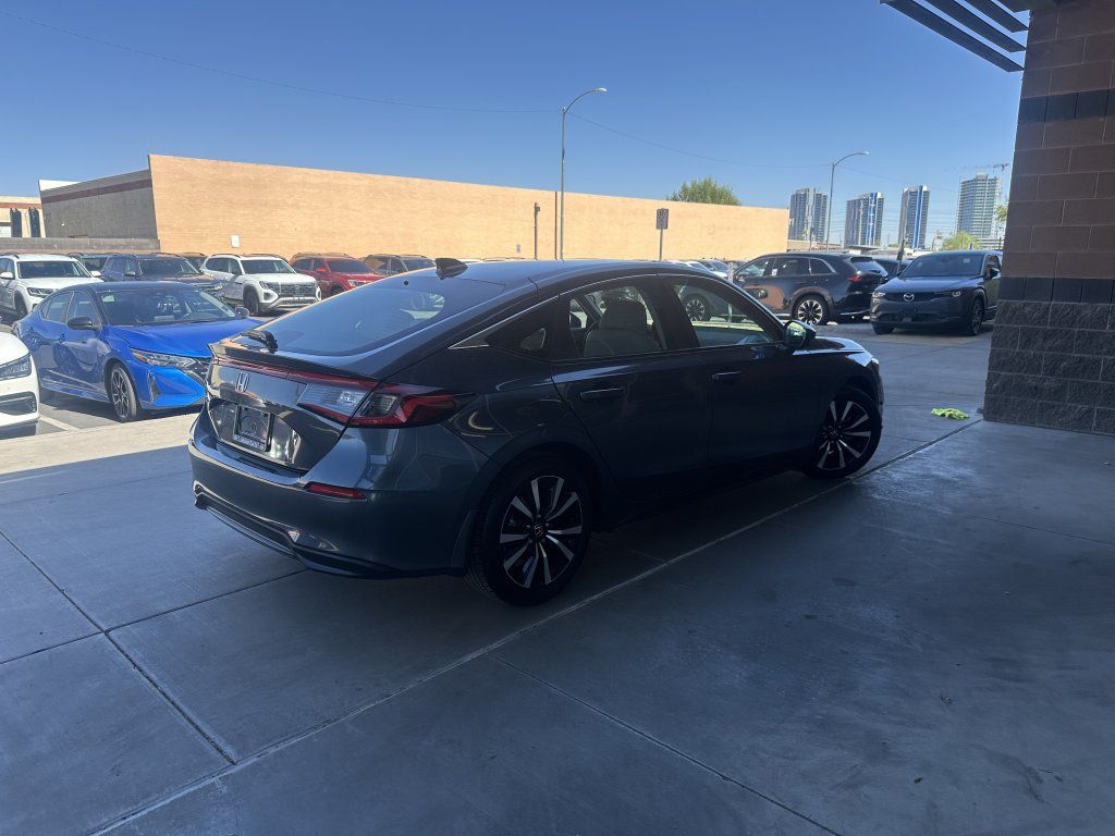 Used 2024 Honda Civic EX-L image 3