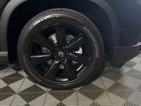 Used 2025 Honda Pilot Black Edition image 9