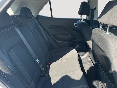Used 2023 Hyundai Venue SEL FWD image 14