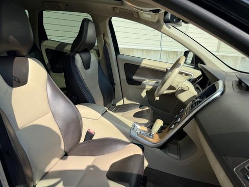 Used 2010 Volvo XC60 T6 AWD/4WD image 25