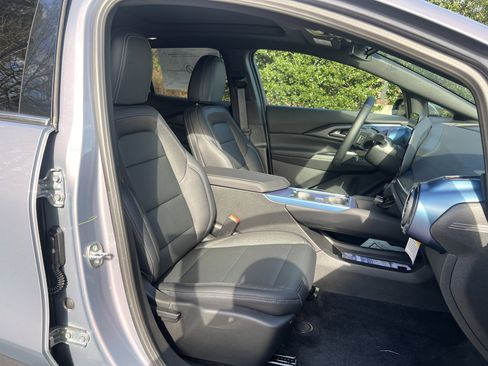 New 2026 Chevrolet Equinox EV LT AWD/4WD image 33
