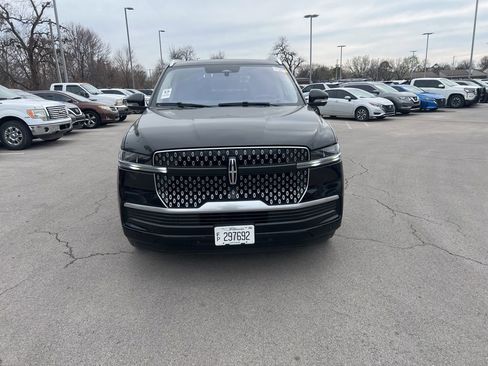 Used 2025 Lincoln Navigator Reserve image 8