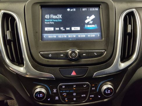 Used 2018 Chevrolet Equinox LT image 25