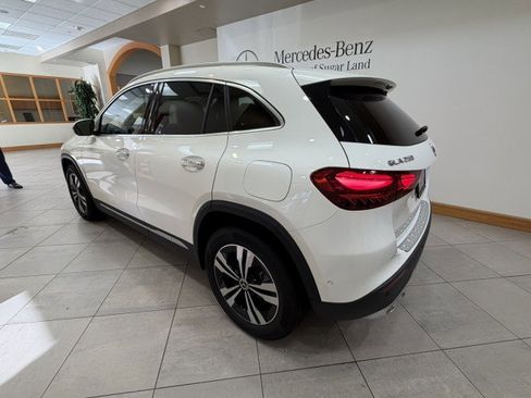 Used 2025 Mercedes-Benz GLA 250 image 3