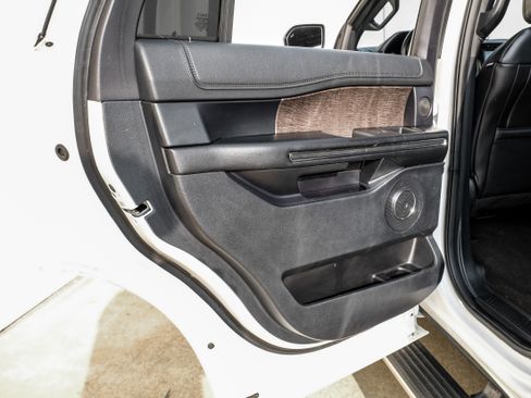 Used 2020 Ford Expedition Limited w/ Equipment Group 301A image 43