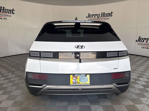 Used 2024 Hyundai Ioniq 5 SEL AWD/4WD image 5