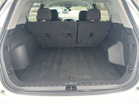 Used 2024 GMC Terrain SLE image 49