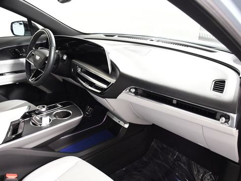 Used 2024 Cadillac Lyriq Sport AWD/4WD image 18