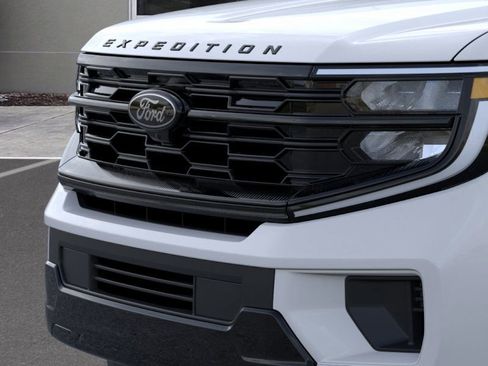 New 2026 Ford Expedition Platinum image 17