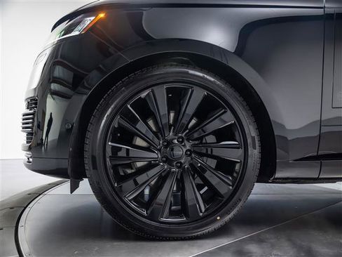 New 2026 Land Rover Range Rover SV AWD/4WD image 12
