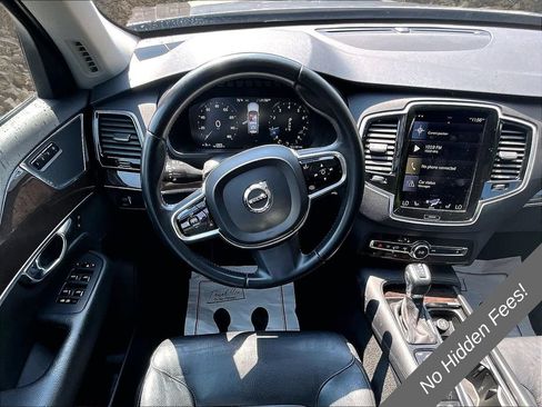Used 2016 Volvo XC90 T6 Momentum w/ Momentum Plus Package AWD/4WD image 5