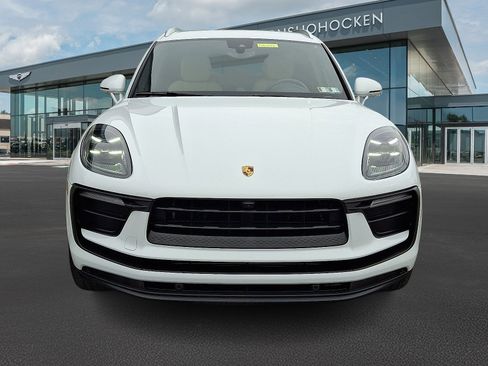Used 2022 Porsche Macan image 3