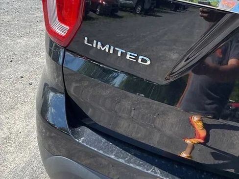 Used 2016 Ford Explorer Limited w/ Equipment Group 301A AWD/4WD image 21