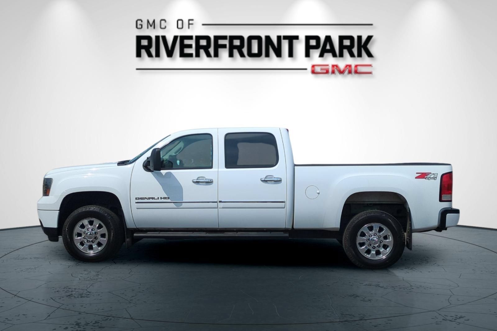 Used 2014 GMC Sierra 2500 Denali AWD/4WD image 6