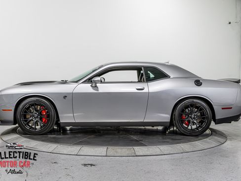 Used 2016 Dodge Challenger SRT Hellcat RWD image 14