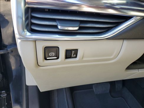 Used 2019 Cadillac XT4 Luxury image 16