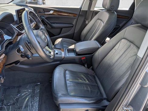 Used 2018 Audi Q5 2.0T Premium Plus w/ Premium Plus Package AWD/4WD image 16