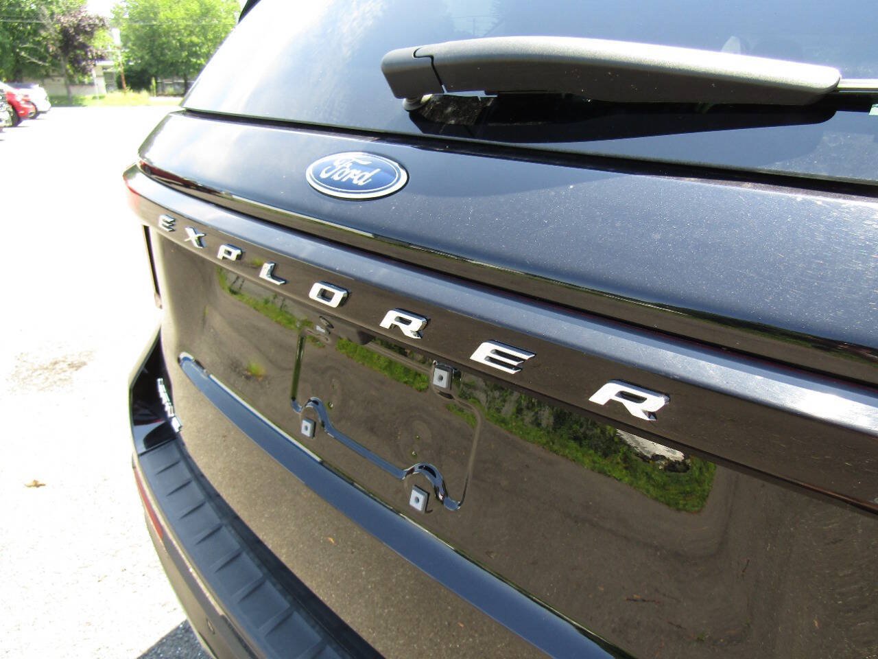 Used 2025 Ford Explorer Active w/ Active Comfort Package AWD/4WD image 35