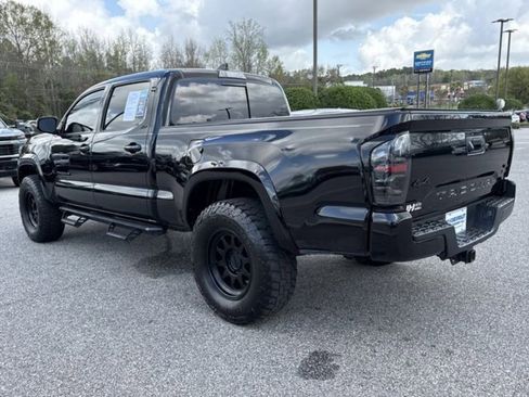 Used 2023 Toyota Tacoma SR5 w/ Technology Package AWD/4WD image 9