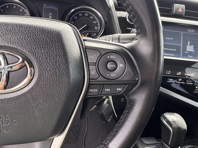 Used 2019 Toyota Camry SE FWD image 18