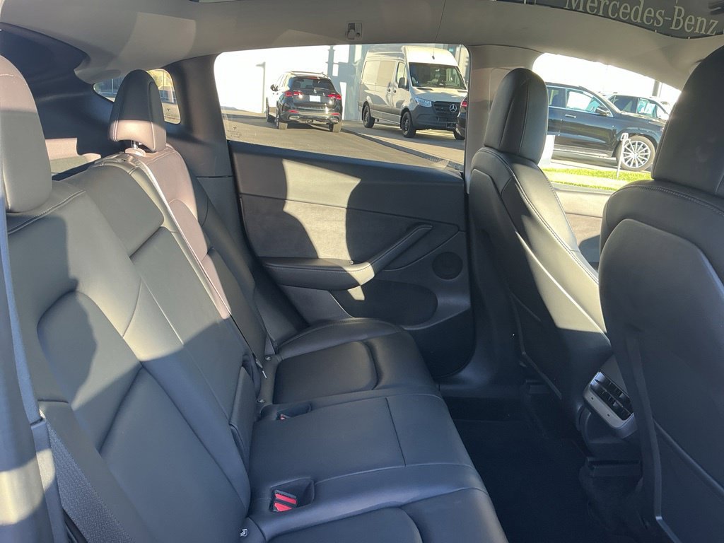 Used 2022 Tesla Model Y Long Range AWD/4WD image 26