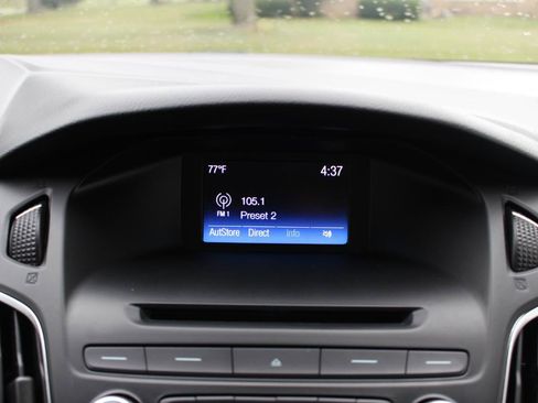 Used 2015 Ford Focus SE w/ Equipment Group 201A FWD image 23