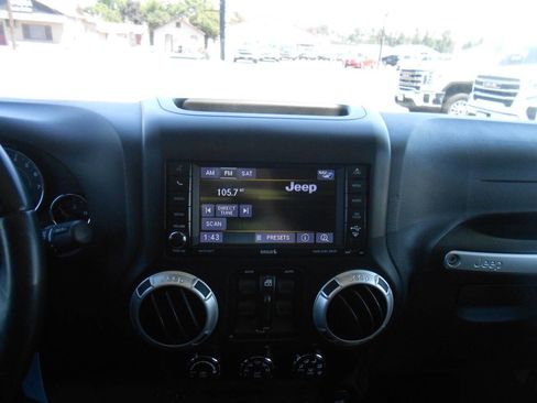 Used 2016 Jeep Wrangler Unlimited Sahara w/ Connectivity Group image 14