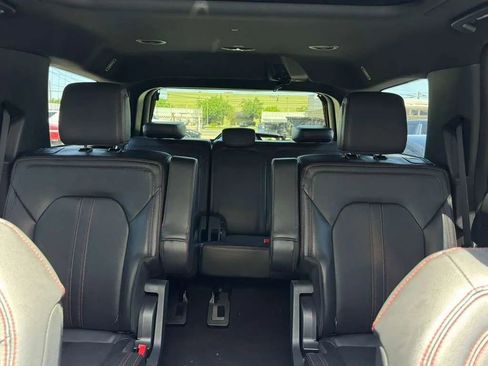 Used 2024 Ford Expedition Limited AWD/4WD image 18