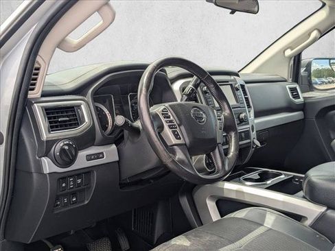 Used 2019 Nissan Titan PRO-4X AWD/4WD image 9