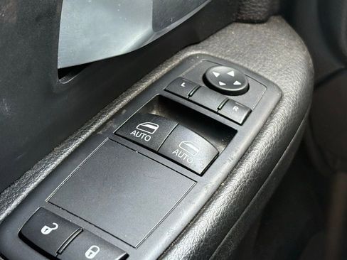 Used 2019 RAM 3500 Tradesman w/ Chrome Appearance Group AWD/4WD image 22