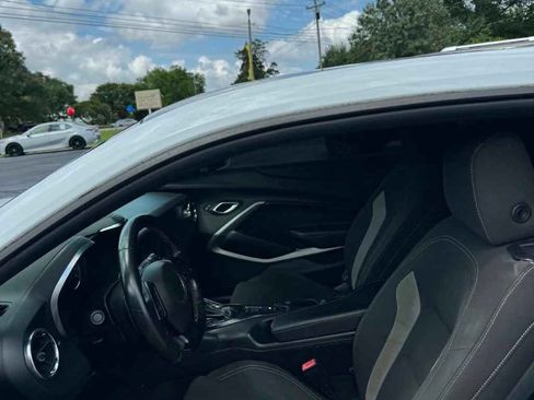 Used 2016 Chevrolet Camaro LT RWD image 9