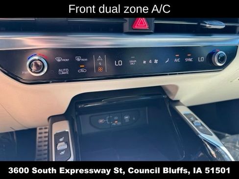 Used 2025 Kia Sorento SX Prestige AWD/4WD image 25