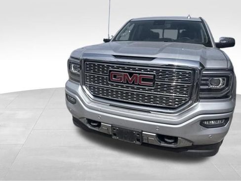 Used 2018 GMC Sierra 1500 Denali w/ Denali Ultimate Package AWD/4WD image 3