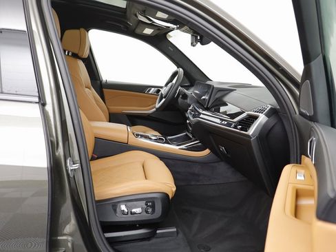 Used 2025 BMW X7 xDrive40i w/ M Sport Package image 20