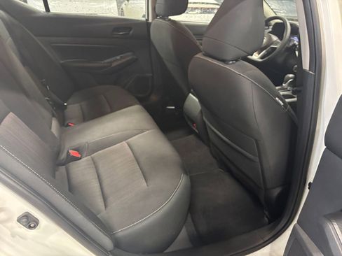 Used 2025 Nissan Altima 2.5 SV image 38