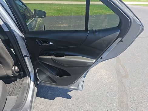 Used 2023 Chevrolet Equinox LT image 29