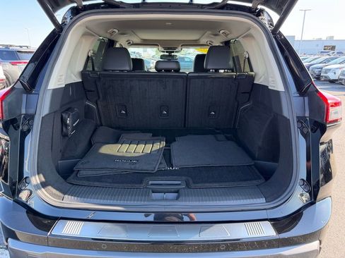 Used 2025 Nissan Rogue SL w/ Tech Package FWD image 47