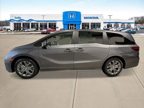 New 2026 Honda Odyssey Touring image 6