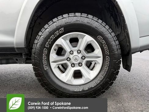 Used 2021 Toyota 4Runner SR5 AWD/4WD image 9