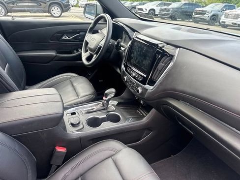 Used 2023 Chevrolet Traverse RS w/ LPO, Cargo Package AWD/4WD image 26