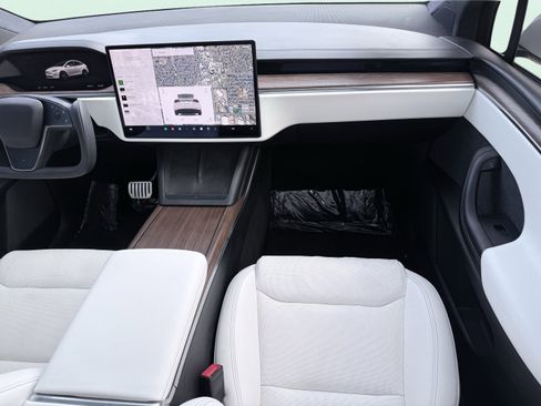 Used 2023 Tesla Model X image 58